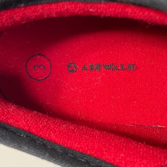 Airwalk Kids Black Skate Shoes Size 3 - Picture 2 of 16